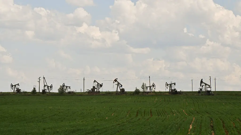 2023-06-04T000000Z-1955137754-RC29C1AV9HS8-RTRMADP-3-OIL-OPEC-RUSSIA-KREMLIN-1