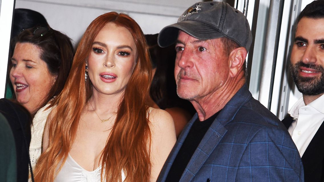 Lindsay Lohan hat ein schwieriges Verhältnis zu ihrem Vater Michael. Im März 2024 begleitete er sie aber zur Vorführung ihres Netflix-Films "Irish Wish" in New York.