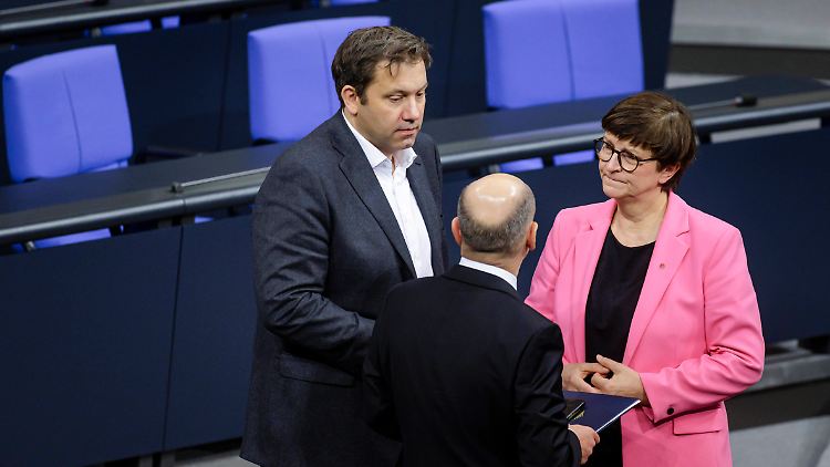 Lars Klingbeil und Saskia Esken haben die SPD zu ihrem schlechtesten Ergebnis bei einer Bundestagswahl geführt.