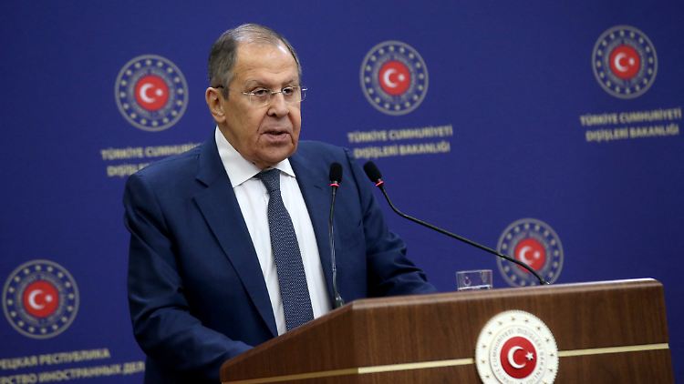 Der russische Außenminister Sergej Lawrow äußerte sich während einer Pressekonferenz in Ankara auch zum Krieg in der Ukraine.
