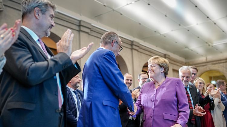 Die Unionsspitze gratuliert Merkel zum 70. 