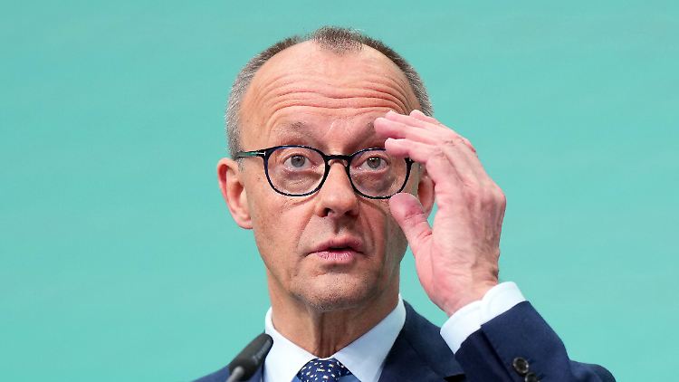 Merz sucht das Gespräch mit verschiedenen Parteien, um mit dem alten Bundestag vielleicht doch noch Gesetze für mehr fiskalischen Spielraum zu beschließen.