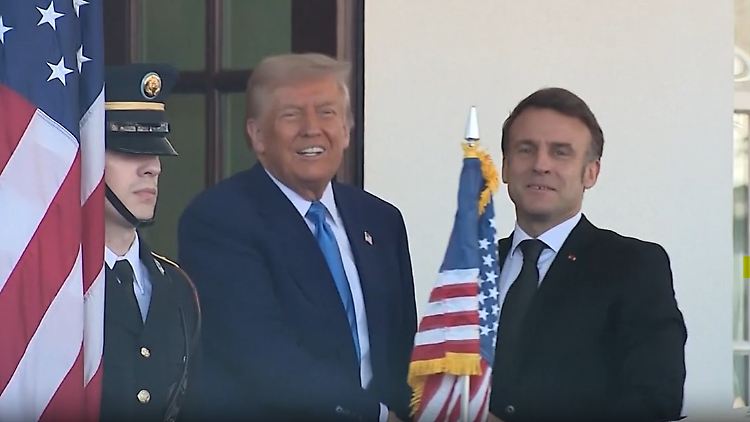 trumpmacron.jpg