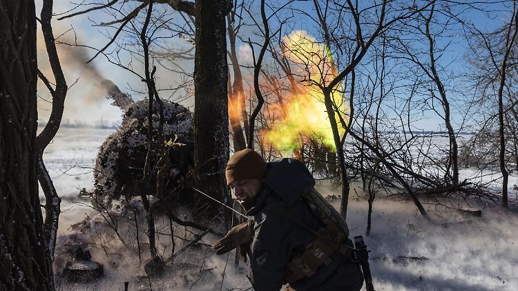 Dem US-Präsidenten zufolge sollen die Kampfhandlungen in der Ukraine "innerhalb von Wochen" enden.