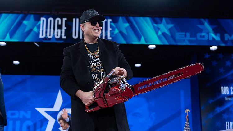 Der radikale Einsparer Musk bekommt Zuspruch von US-Präsident Trump, allerdings auch viel Gegenwind.