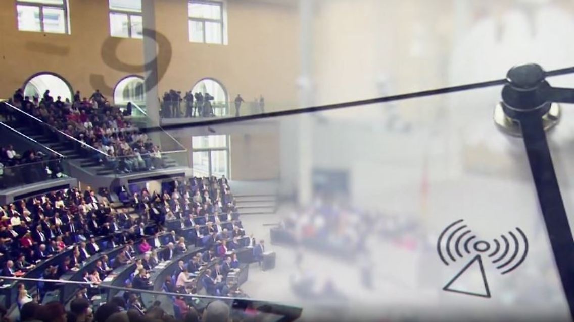 Bundestag_Uhr.JPG