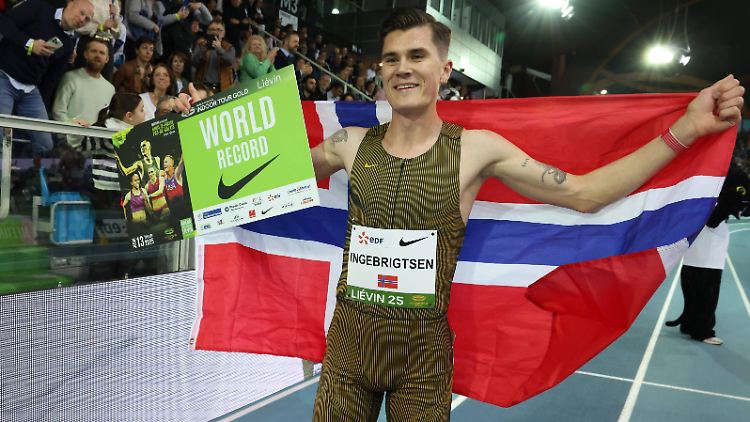 Jakob Ingebrigtsen knackte in einem Lauf gleich zwei Weltrekorde.