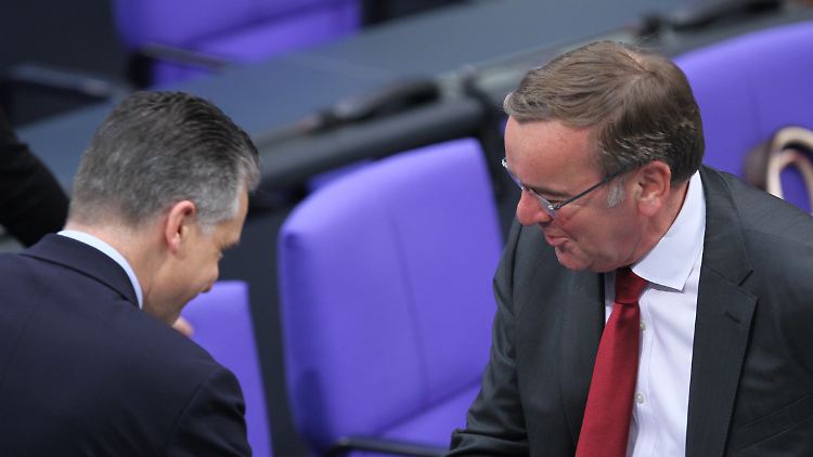 Thorsten Frei, Erster Parlamentarischer Geschäftsführer der Unionsfraktion, und Bundesverteidigungsminister Boris Pistorius