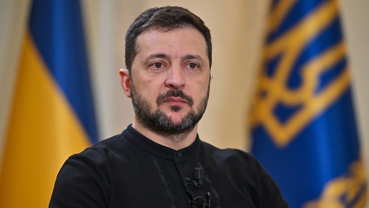 Aufgrund des geltenden Kriegsrechts im Land bleibt Wolodymyr Selenskyj der legitime Präsident der Ukraine.