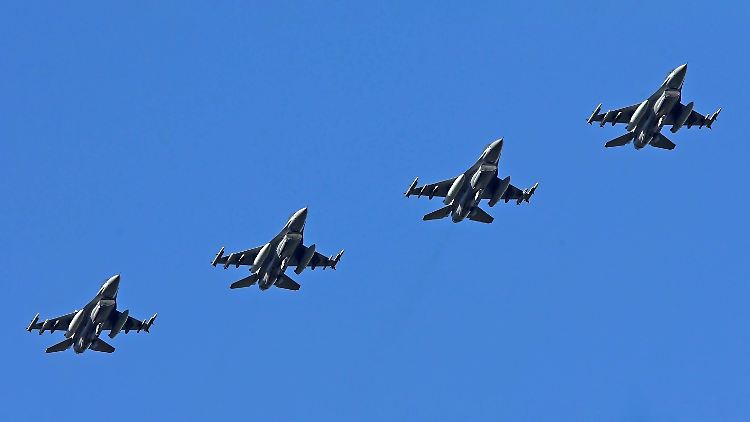 Die Ukraine besitzt wahrscheinlich mehr als 20 westliche Kampfjets.