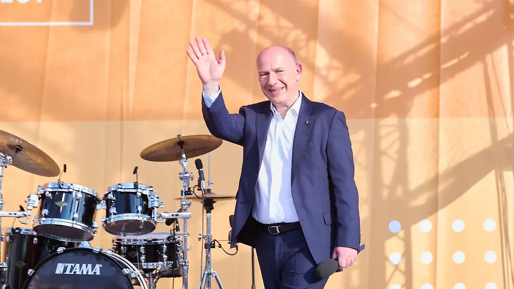 Kai-Wegner-CDU-Regierender-Buergermeister-von-Berlin-eroeffnet-das-Berliner-Hoffest-vor-dem-Roten-Rathaus