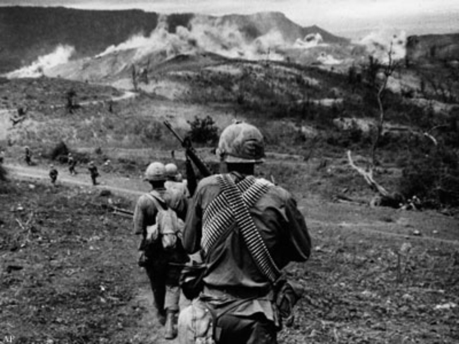 Die Soldaten der 11. US-Brigade kommen am Morgen und ihr Auftrag ist unmissverständlich: ...