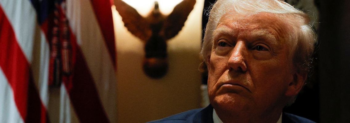 2025-02-26T175837Z_471568463_RC2H2DA0HM8X_RTRMADP_3_USA-TRUMP.JPG