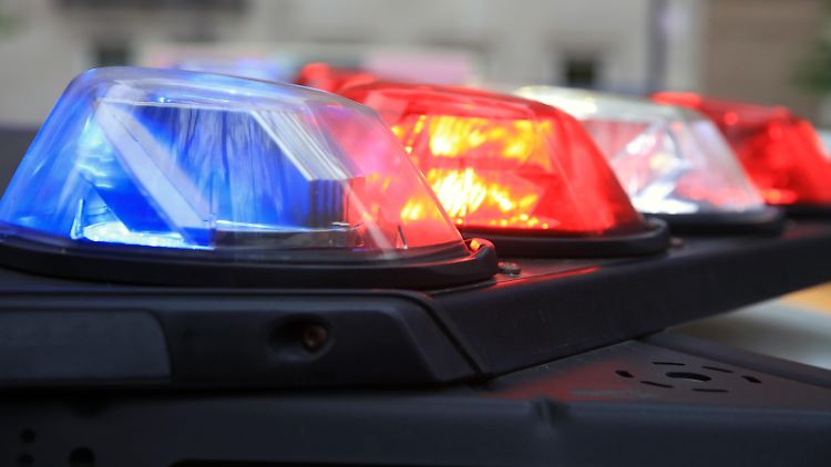 Die Polizei nahm das verdächtige Paar fest. 
