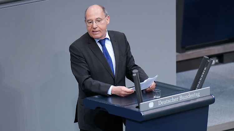 Gysi ist seit über drei Jahrzehnten Mitglied des Bundestags.