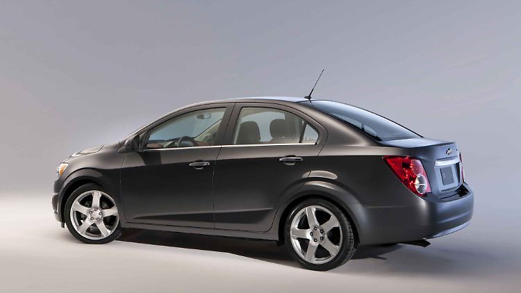 Ab Sommer wird es stufig beim Aveo. Chevrolet bringt eine Limousine des Kleinwagens auf den Markt.
