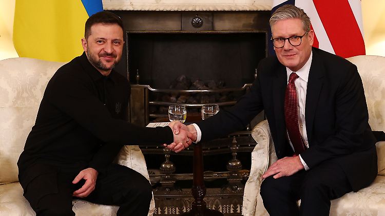 Weitaus harmonischer als im Weißen Haus: Selenskyj und Starmer bei ihrem Treffen im Amtssitz des britischen Premiers. 
