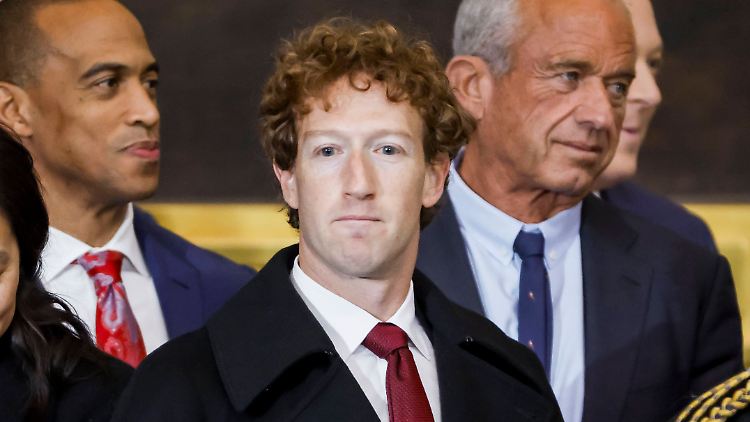Brachte seiner Frau zum Geburtstag ein Ständchen: Mark Zuckerberg.