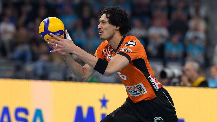 Nehemiah Mote spielte im Trikot seines Fans.