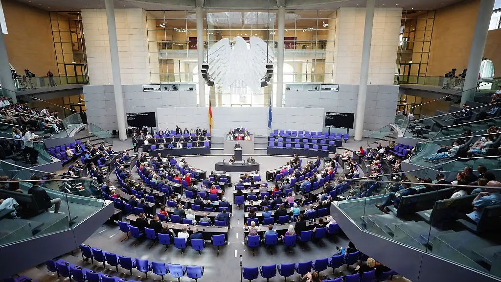 Blick-in-das-Plenum-des-Bundestags-Diese-Woche-geht-es-dort-erneut-um-das-sogenannte-Heizungsgesetz
