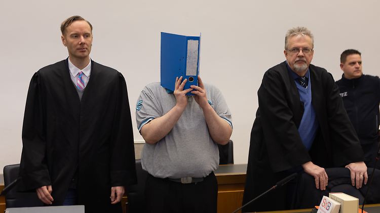 Der Angeklagte ist bereits rechtskräftig des Mordes an Ayleen verurteilt. 