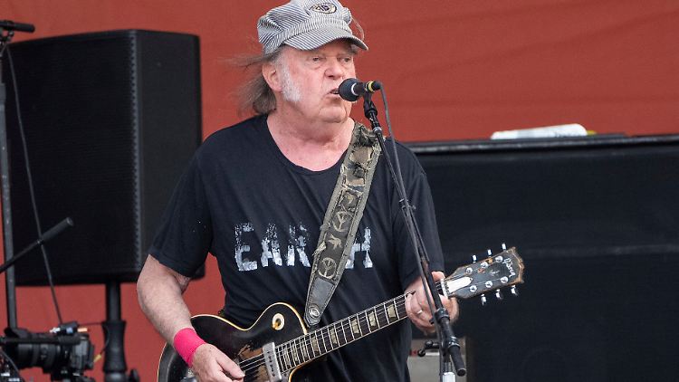 Setzt sich für die Ukraine ein und erhebt die Stimme gegen US-Präsident Trump: der kanadische Altstar Neil Young.