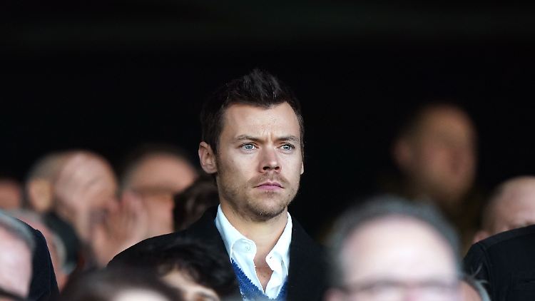 Sticht auch beim Tokio-Marathon aus der Masse hervor: Harry Styles.