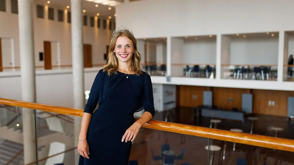 Jessica-Himmelsbach-badische-Weinkoenigin-2022