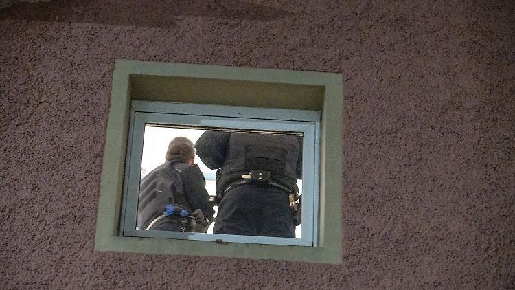 In der Wohnung des Mannes fanden die Ermittler keine Hinweise auf eine politische Motivation für die Tat.
