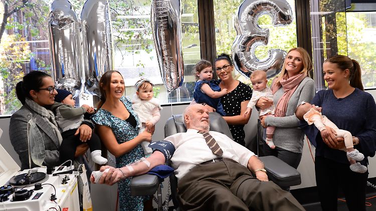 63 Jahre nach seiner ersten Blutspende hat Harrison 2018 zum letzten Mal seinen Arm hingehalten.