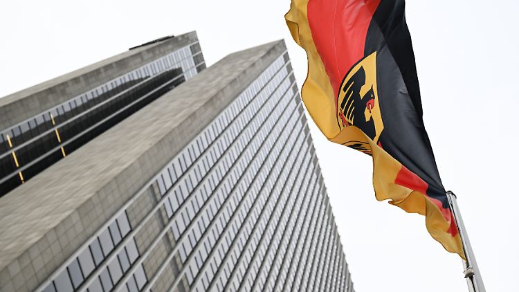 Die Bundesbank regt an, die Obergrenzen der Neuverschuldung anzuheben.