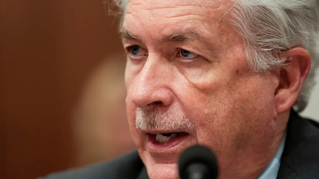 2023-03-09T170648Z-401585813-RC2GQZ92A69Z-RTRMADP-3-USA-SECURITY