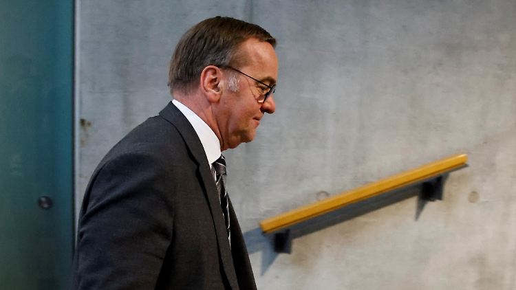 Geld wäre mit dem Bundeswehr-Sondervermögen da, aber es fehlen die Kasernen: Verteidigungsminister Pistorius ist bei der Wehrpflicht skeptisch.