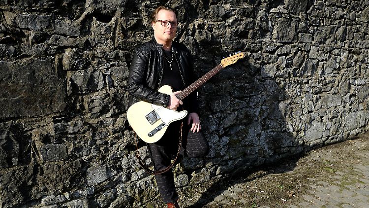 Comeback in cooler Rocker-Pose: Angelo Kelly.