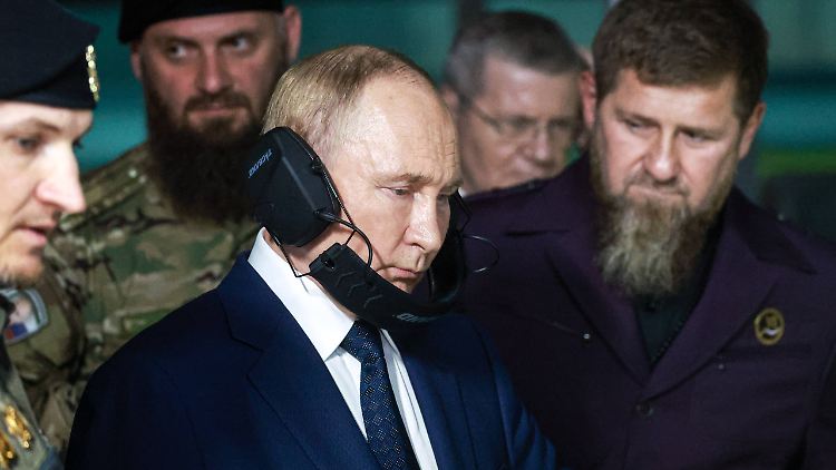 Wladimir Putin und Tschetschenenführer Ramsan Kadyrow im Sommer 2024 beim Besuch der Hochschule für Spezialkräfte in Gudermes