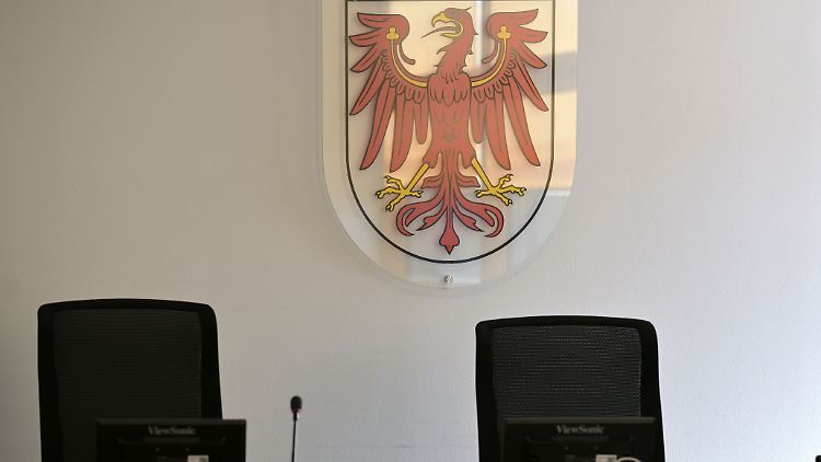 Das Landgericht ordnet zusätzlich die Einziehung von fast einer halben Million Euro an.