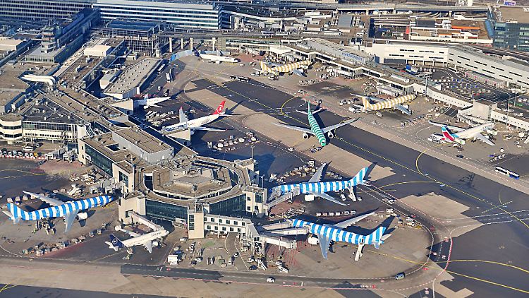 In Frankfurt bleiben die Flugzeuge am Montag voraussichtlich am Boden. 