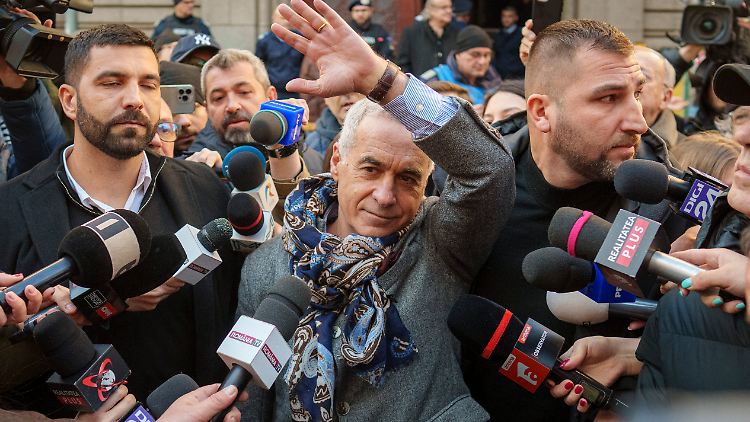 War vor der Wahl politisch kaum bekannt und siegte dennoch: der Rechtsextremist Calin Georgescu.