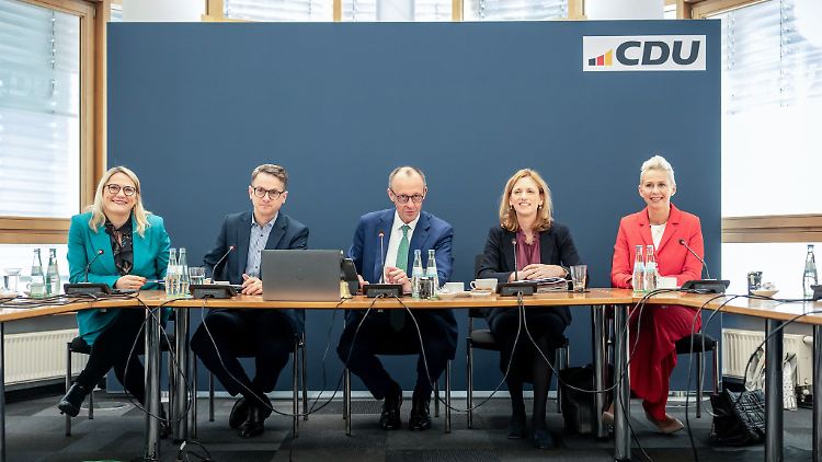 Die Unterhändlerinnen und Unterhändler wollten binnen zehn Tagen konkrete Ergebnisse erzielen, sagte Linnemann.