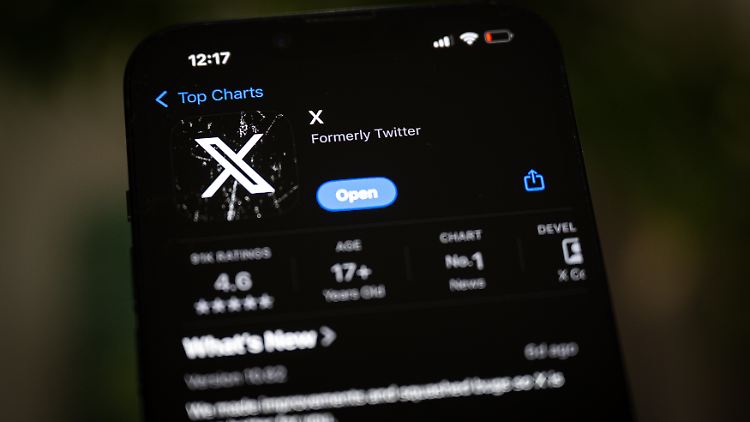 Elon Musk hatte X, damals noch Twitter, im Oktober 2022 gekauft. 