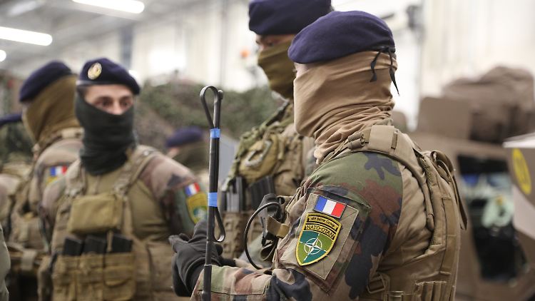 Nach dem Willen von Präsident Macron könnten französische Soldaten Teil einer internationalen Sicherheitstruppe in der Ukraine werden.