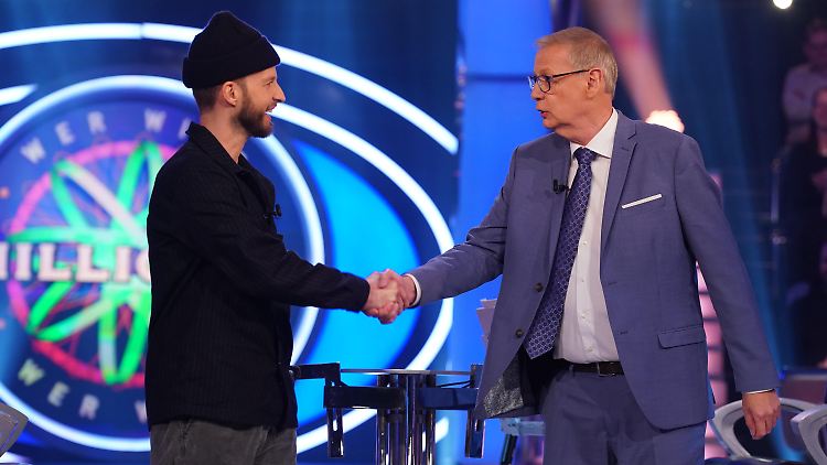 Justus Will und Günther Jauch - der Kandidat hatte Glück.