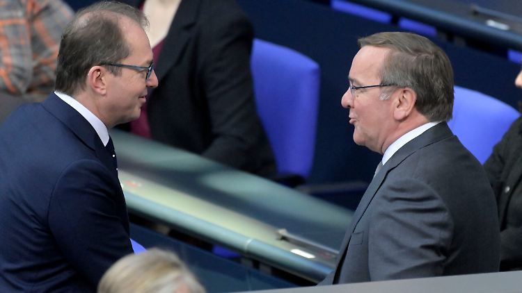 Alexander Dobrindt und Thorsten Frei seien "wirklich unangenehm, sagt Boris Pistorius (r.) nach den Verhandlungen mit der Union zur Migration. 