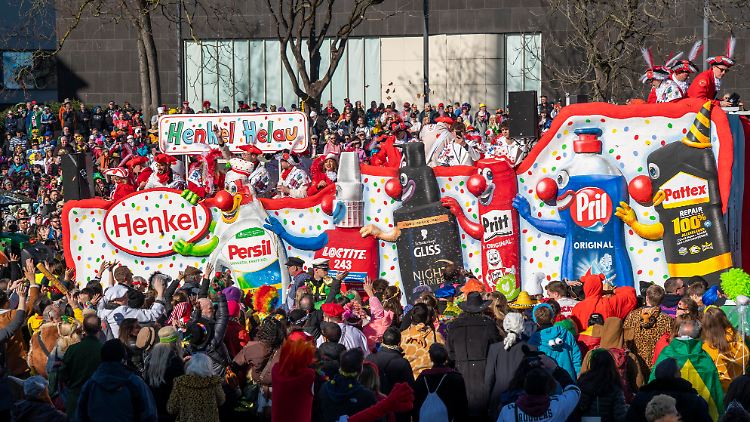 Henkel stellte beim Karneval in Düsseldorf einen eigenen Wagen.