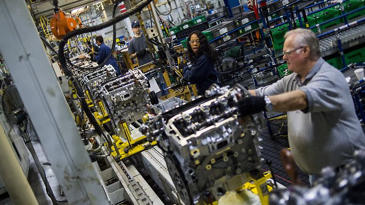 Mitarbeiter von General Motors in einer Fabrik in Michigan.