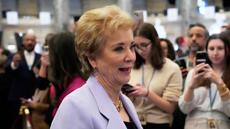 Soll ihren eigenen Job überflüssig machen: US-Bildungsministerin McMahon. 