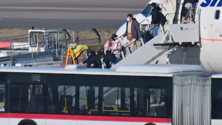 Anfang März landete bereits ein Flugzeug mit Menschen aus Afghanistan am Berliner BER.