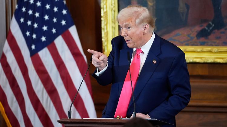 "Wir wurden lange Zeit ausgenutzt", erklärt Trump.