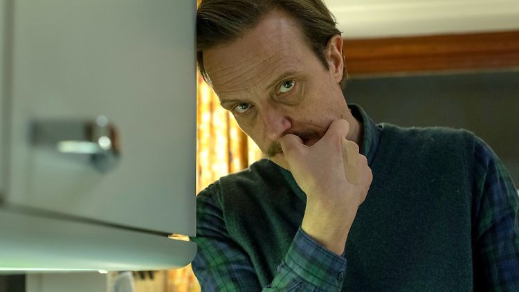 Was hat Mutter gesagt? Robert (August Diehl) soll das Nägelkauen sein lassen.