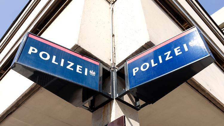 Die Polizei berichtet nach dem Vorfall von Schnittwunden und anderen Verletzungen bei den Touristen.